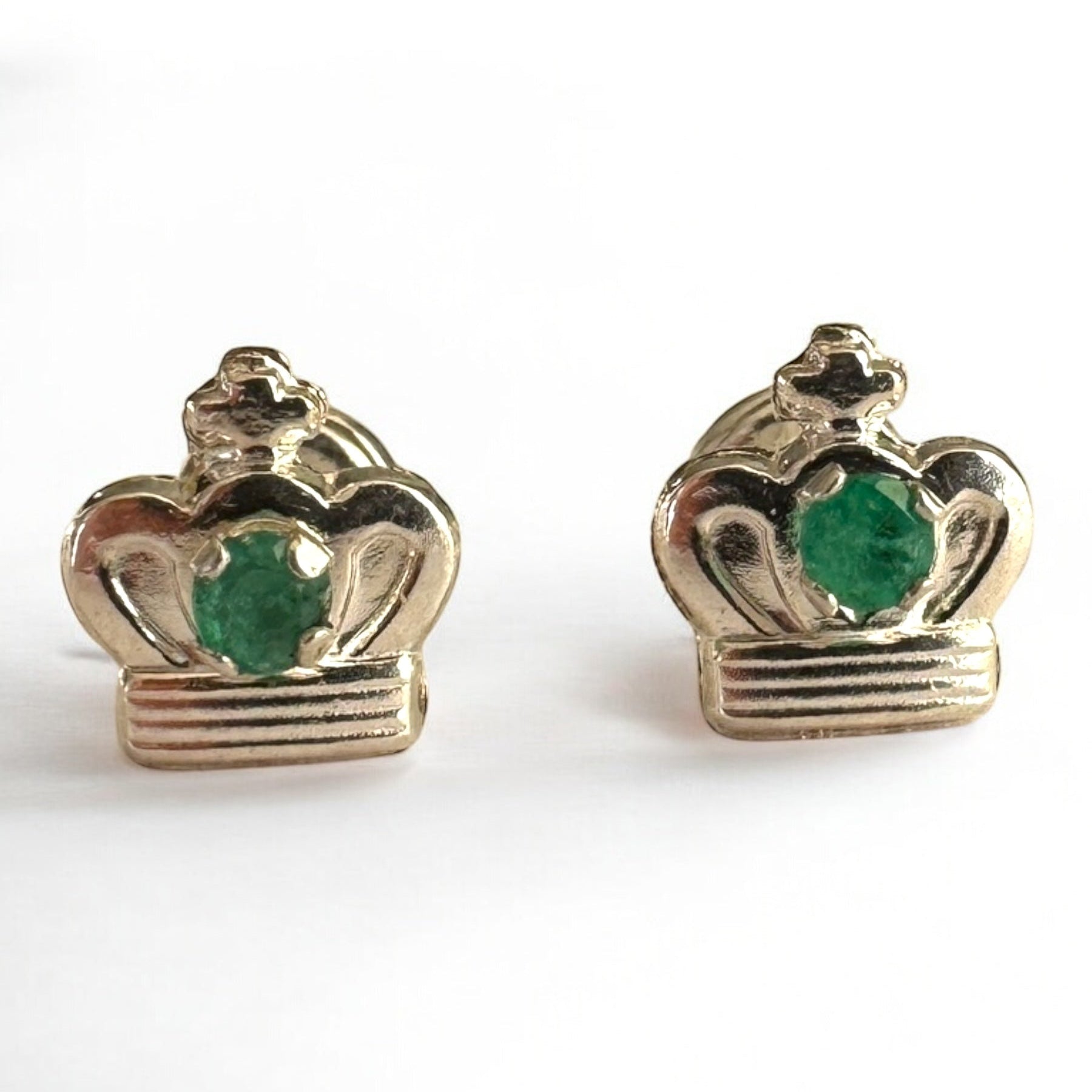 Aretes de corona