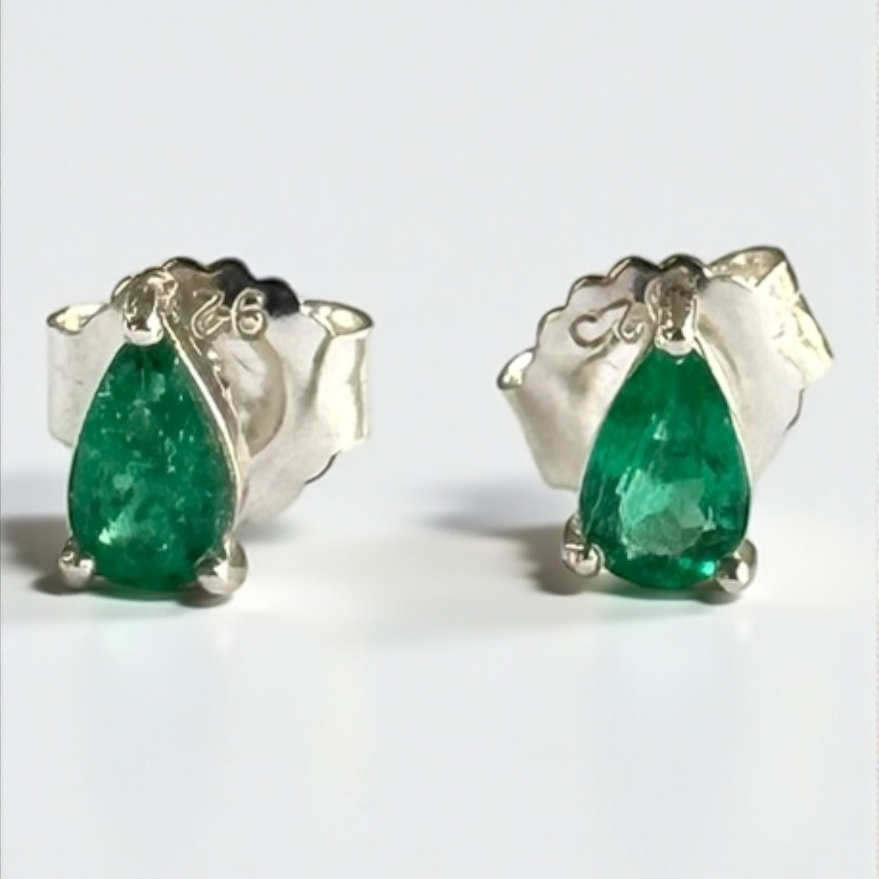 Aretes lágrima eterna