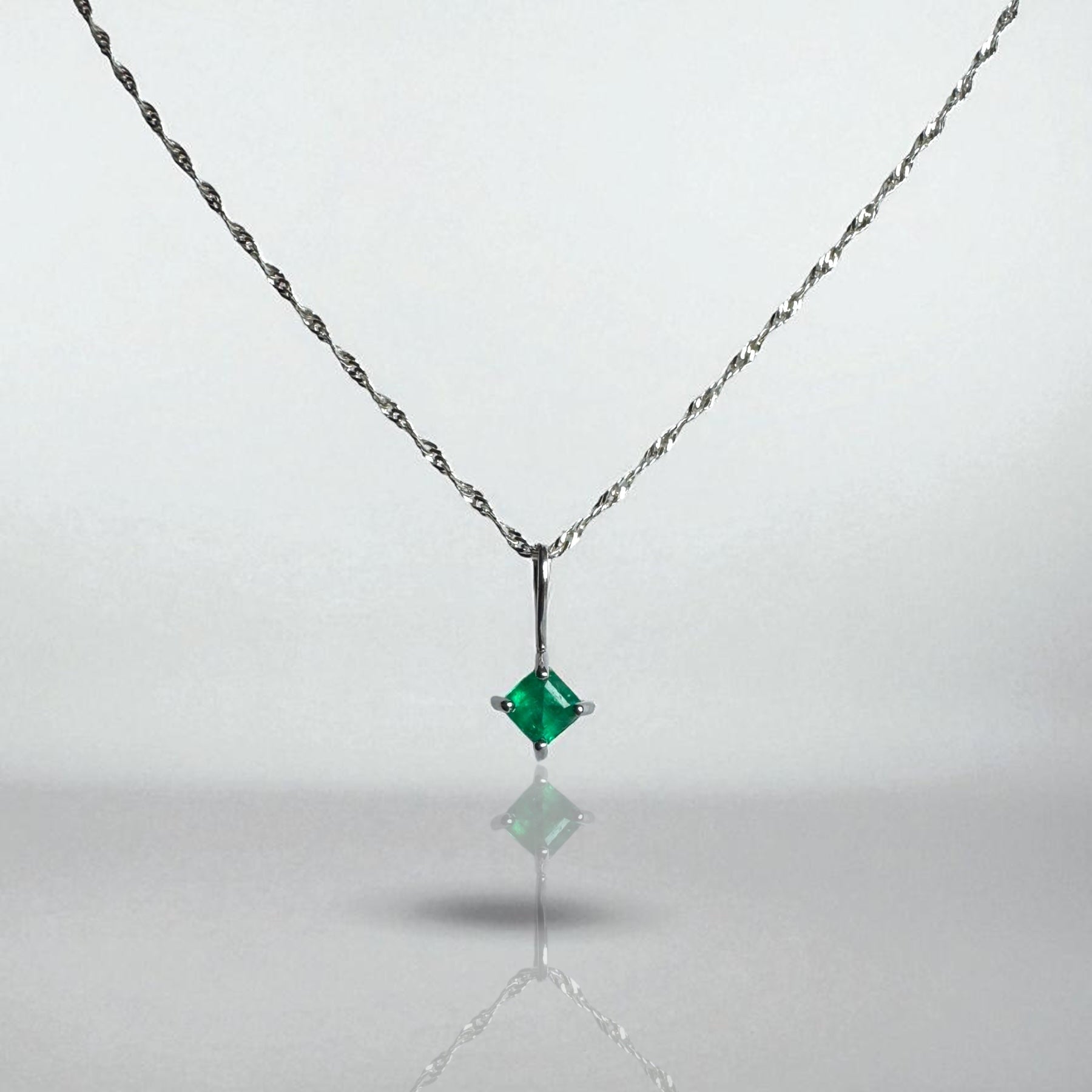 Cadena geometría verde