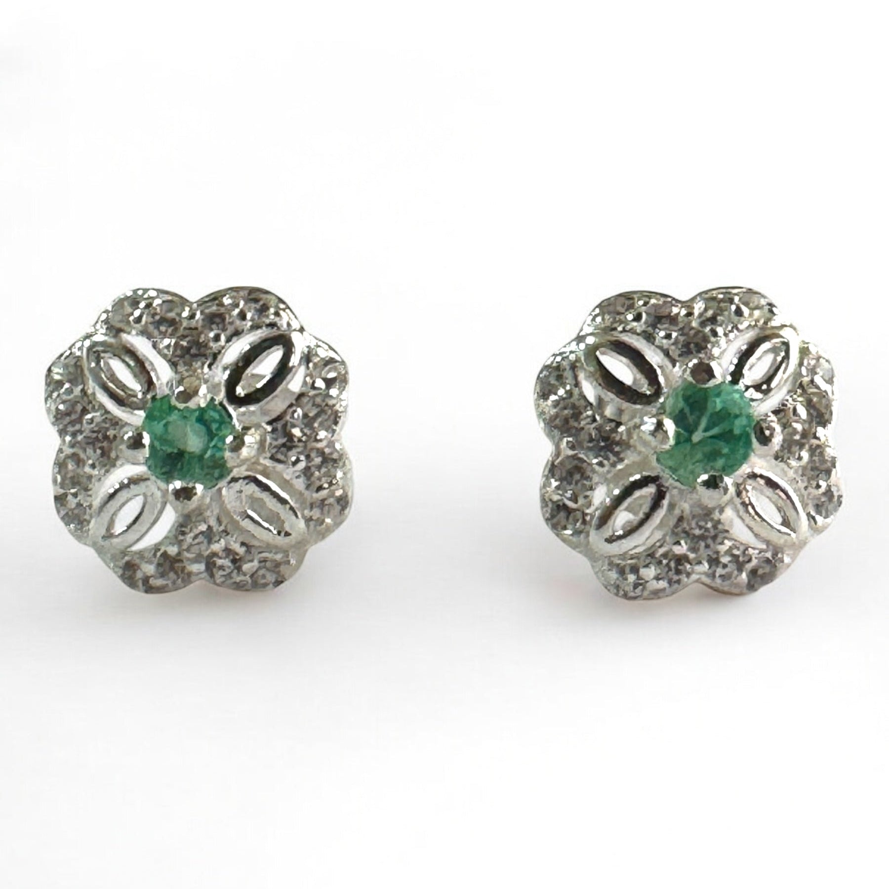 Aretes flor sagrada