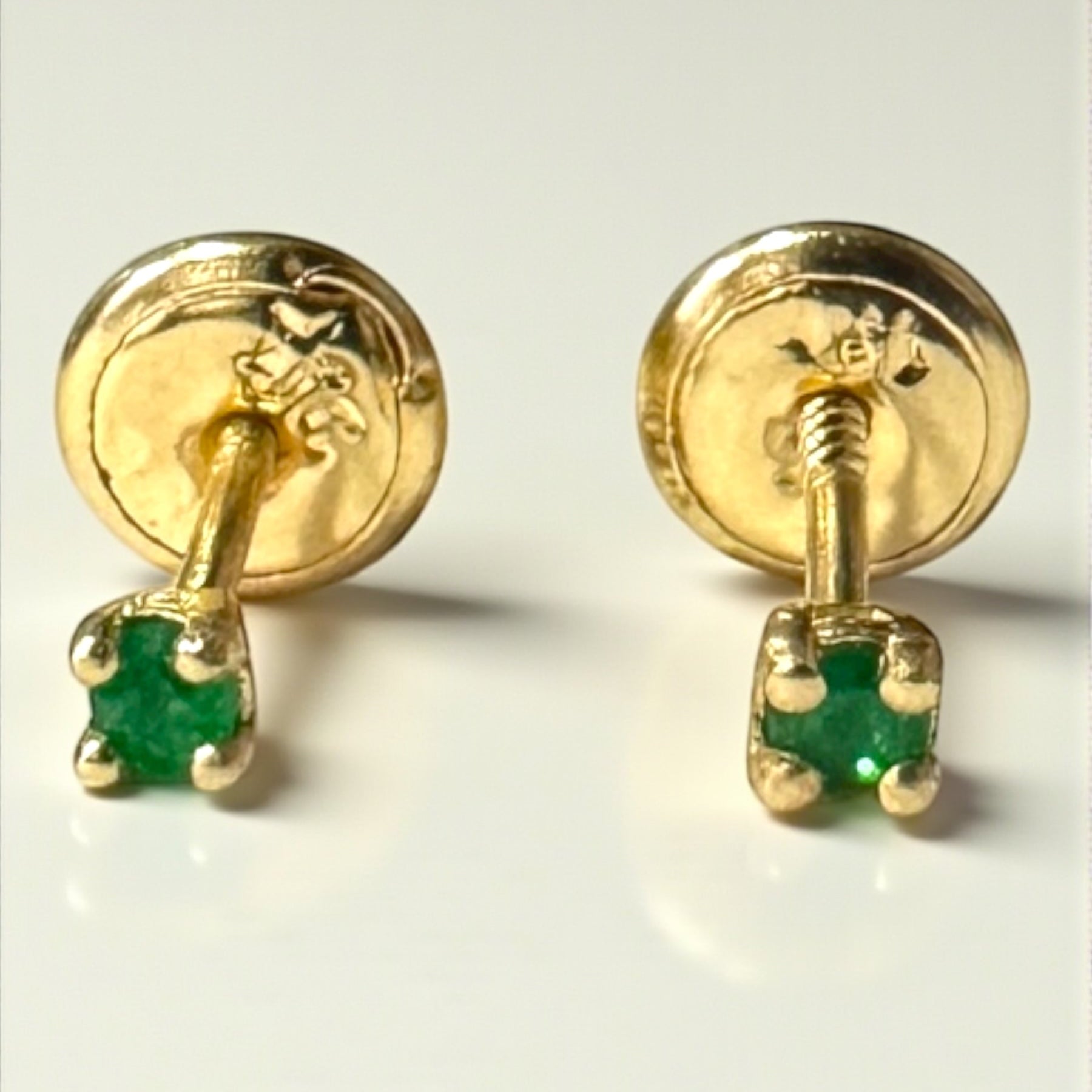 Aretes Miniatura Oro 18k