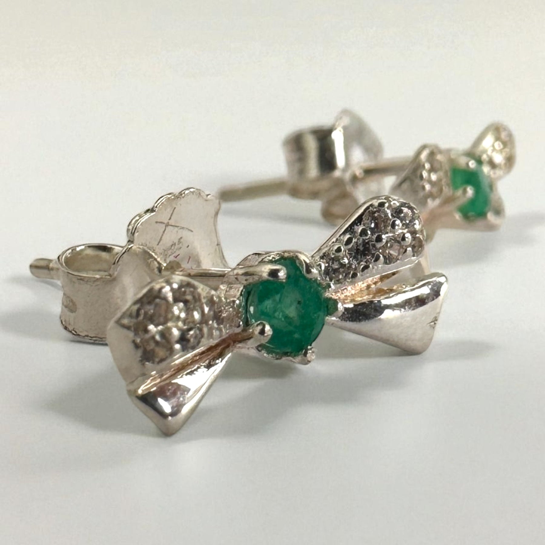 Aretes moñito de minnie