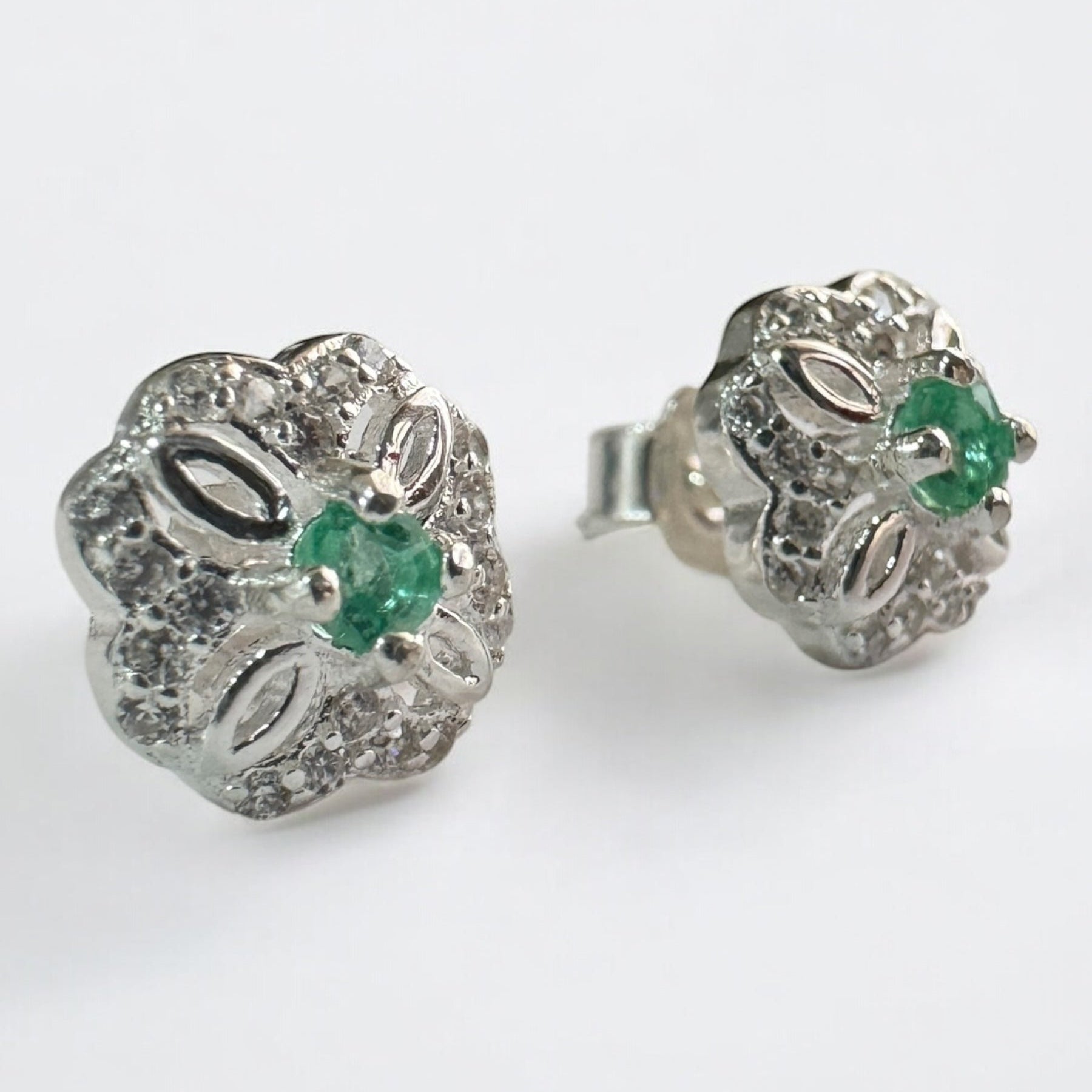 Aretes flor sagrada