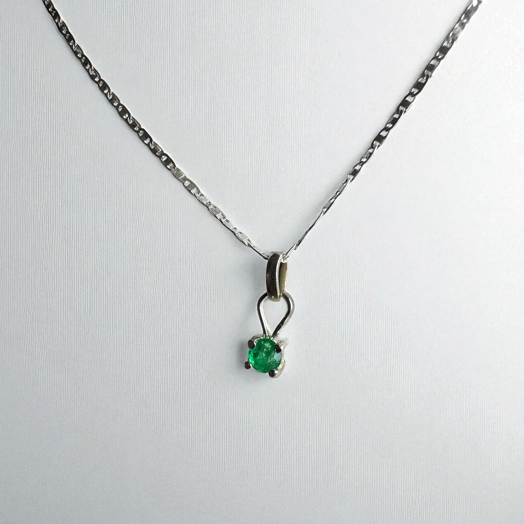 Cadena eterna esmeralda