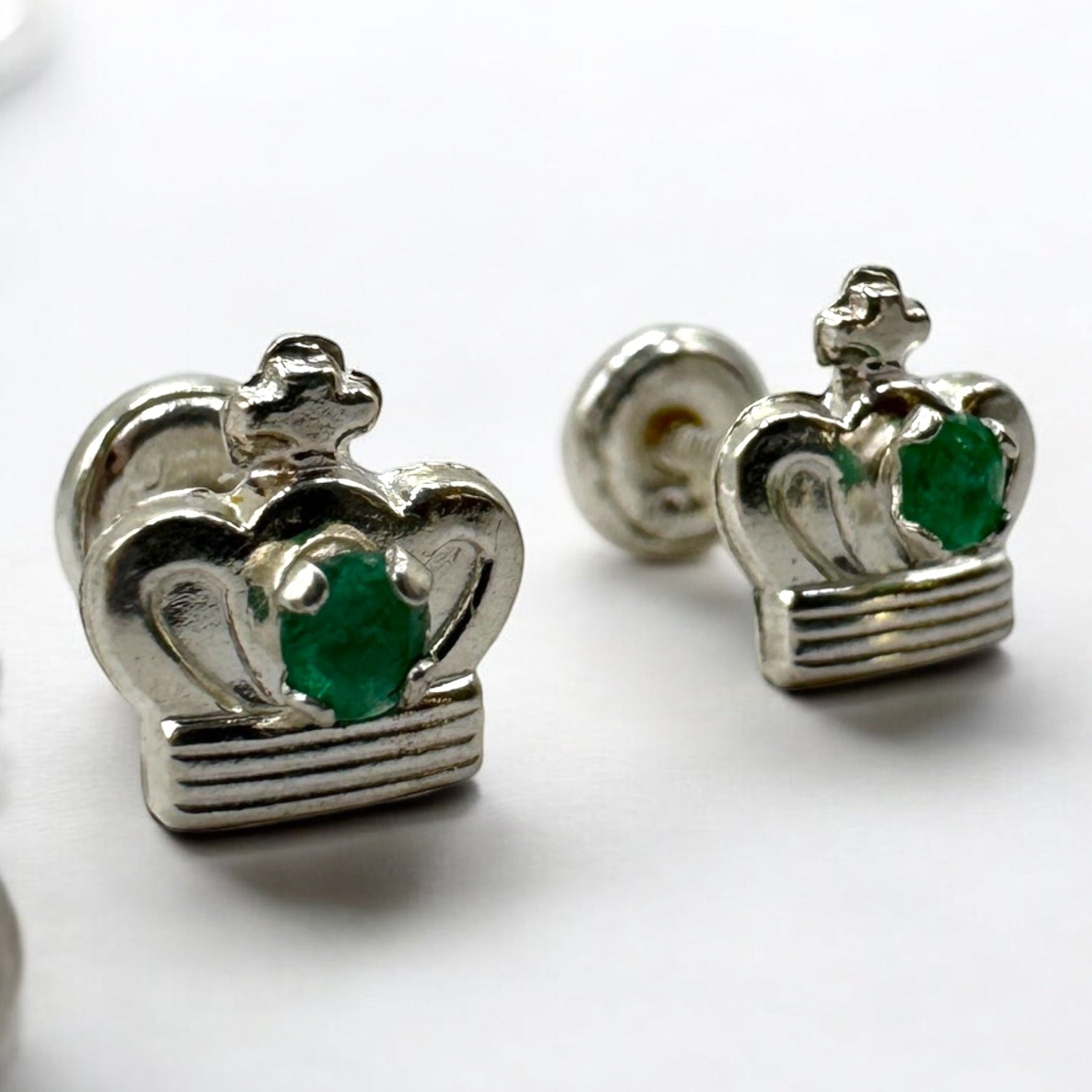 Aretes de corona