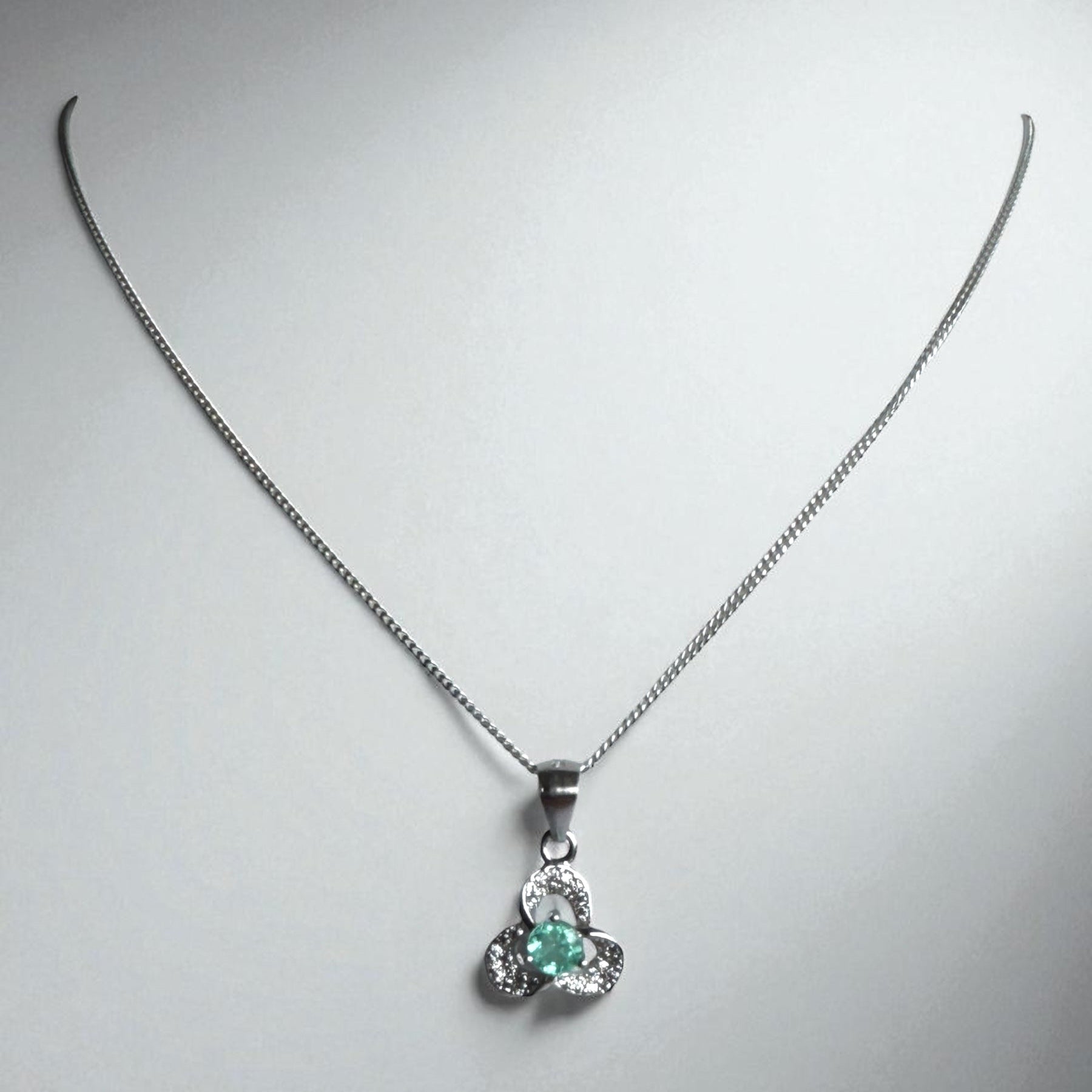 Cadena plata uno
