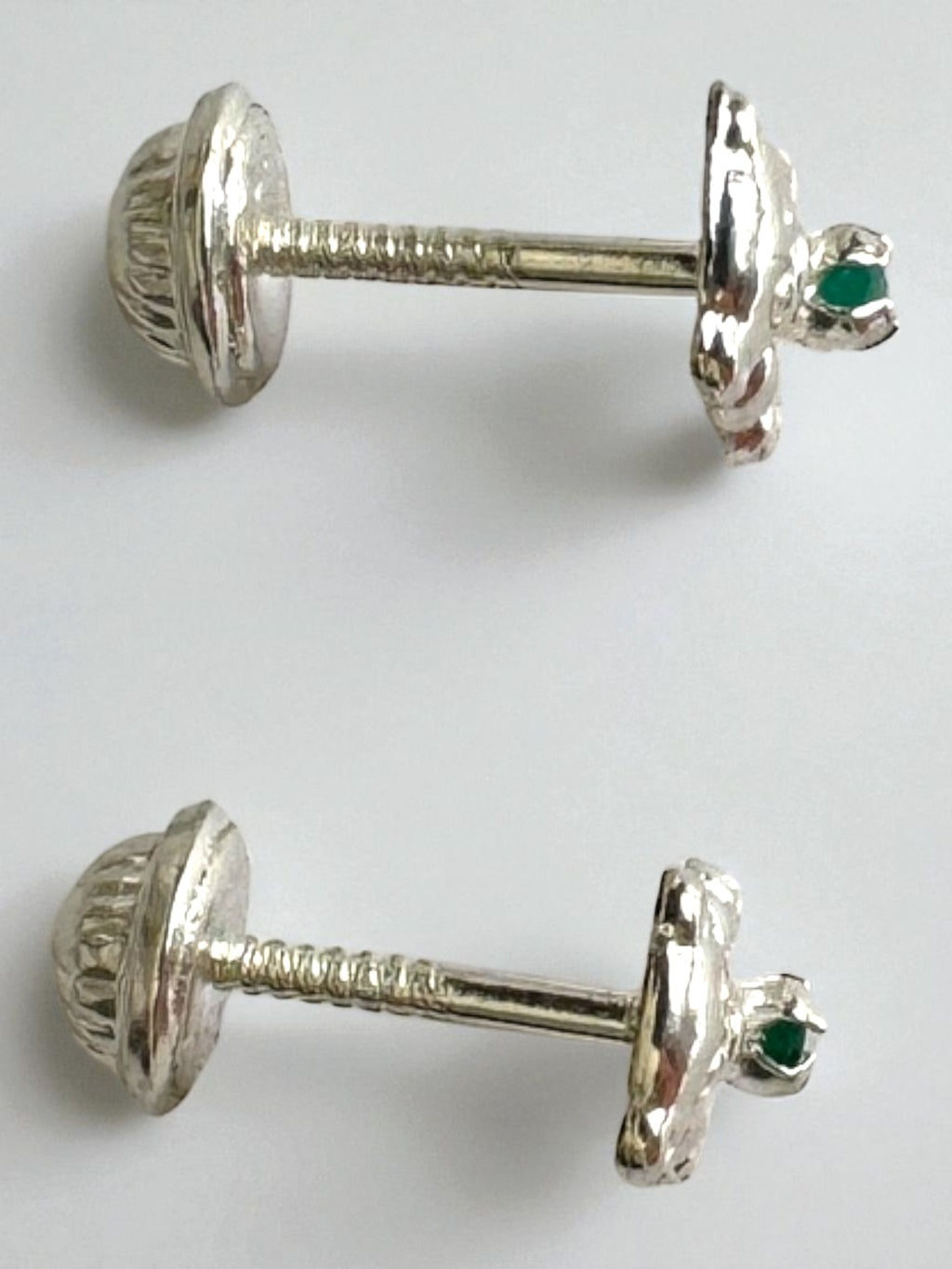 Aretes abrazo esmeralda