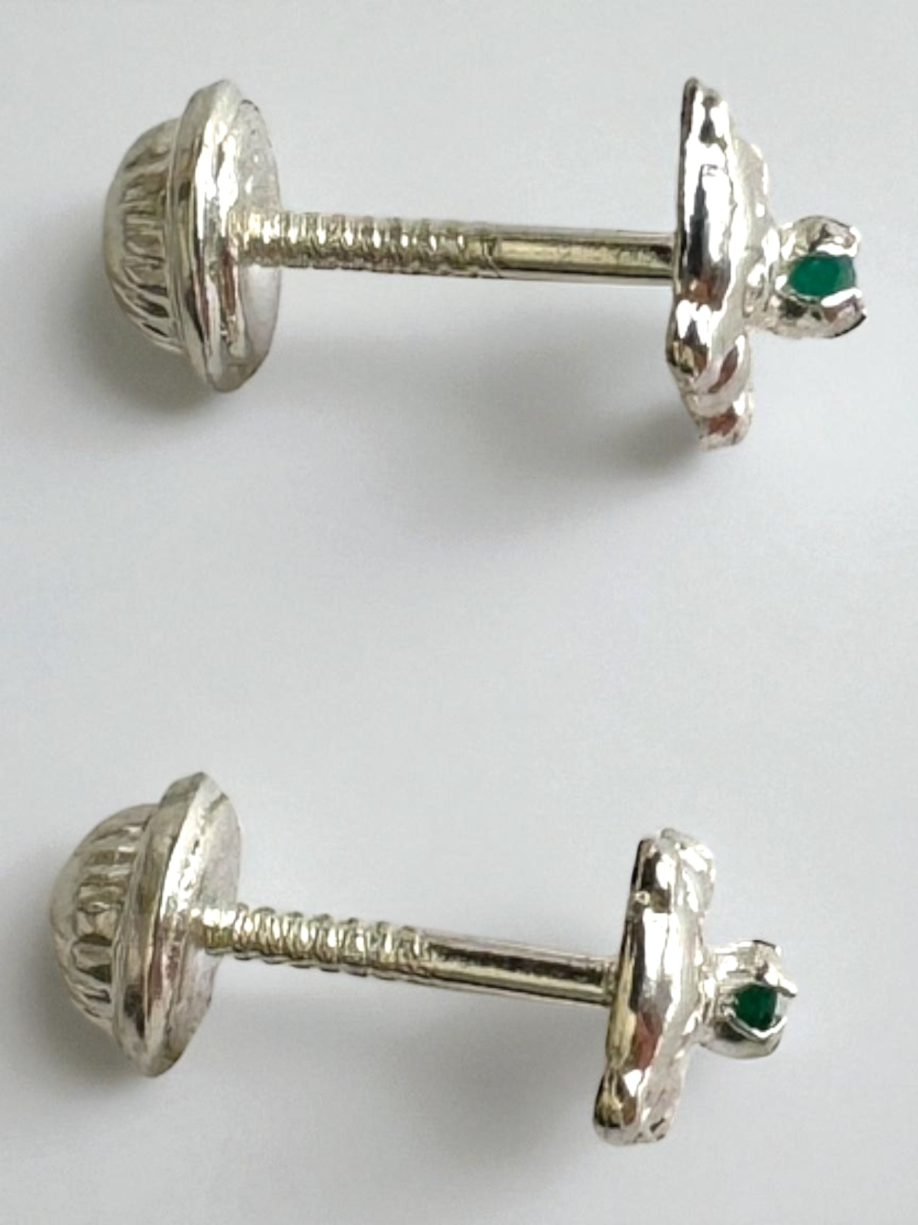 Aretes abrazo esmeralda
