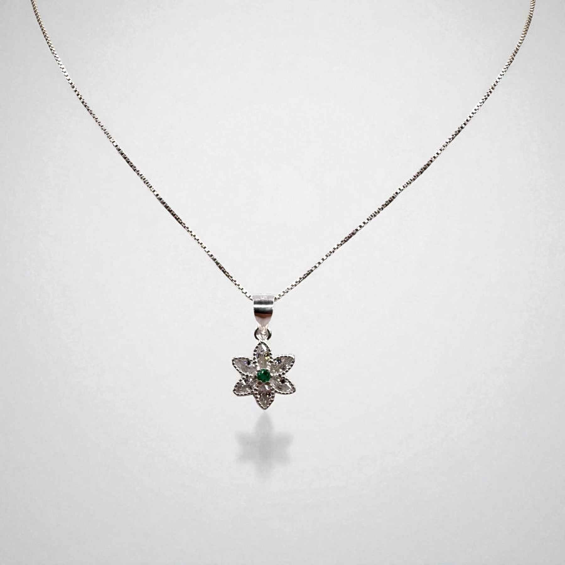 Cadena estrella verde