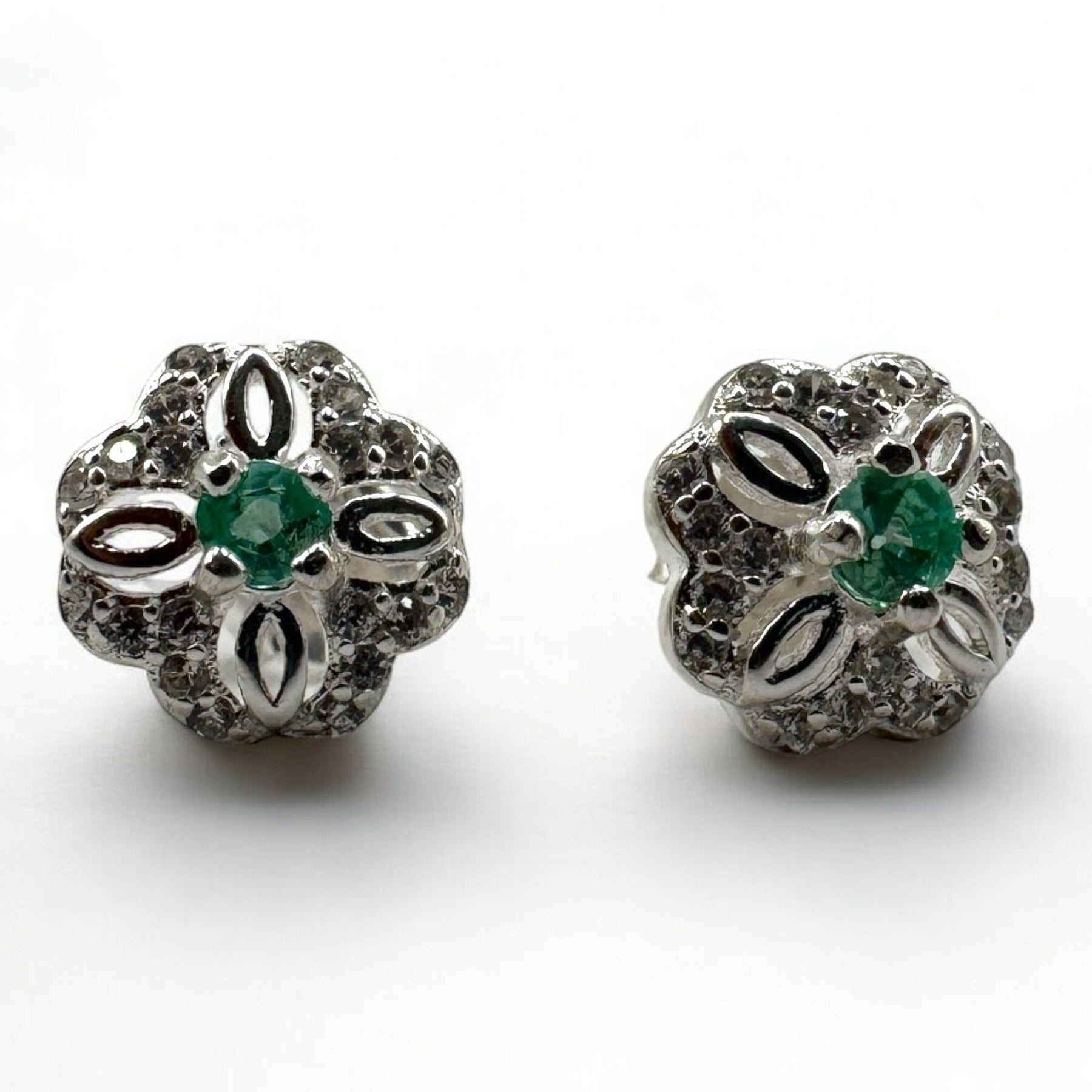 Aretes flor sagrada